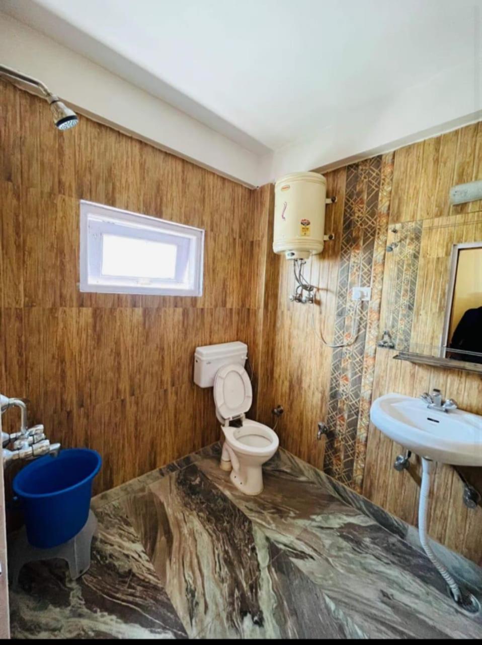Hotel Hadimba Regency ! Free 4 Wheeler Parking ! Mountain View Rooms ! Near Mall Road Manali Eksteriør billede